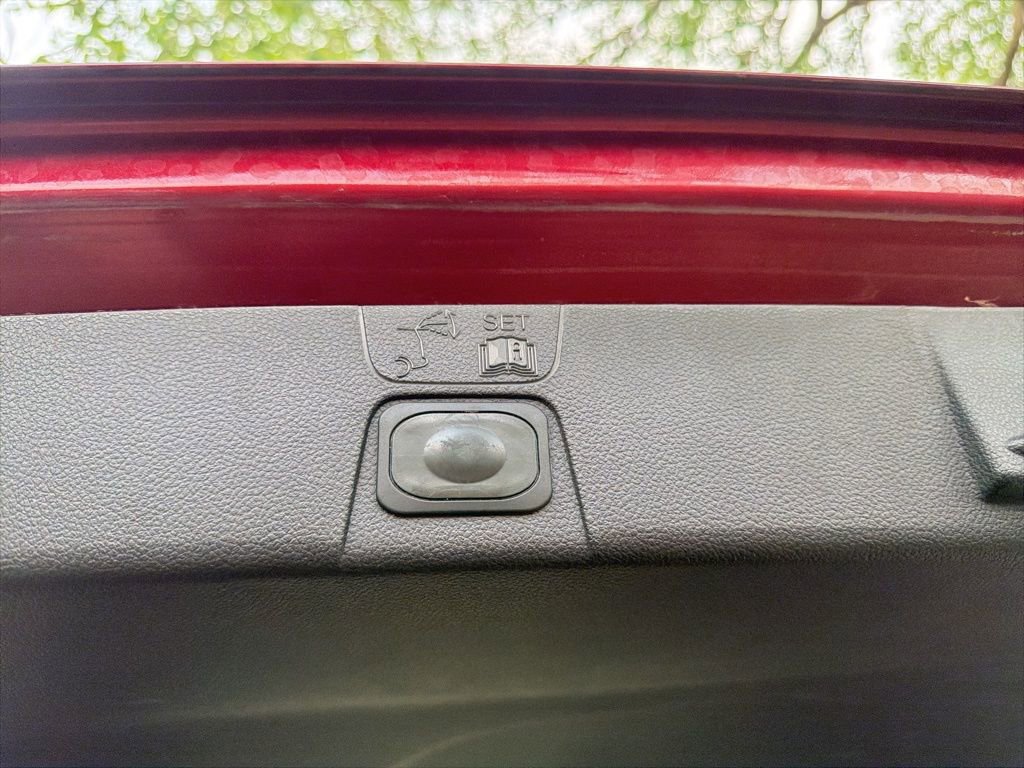 Used 2013 Ford C-MAX SEL image 10