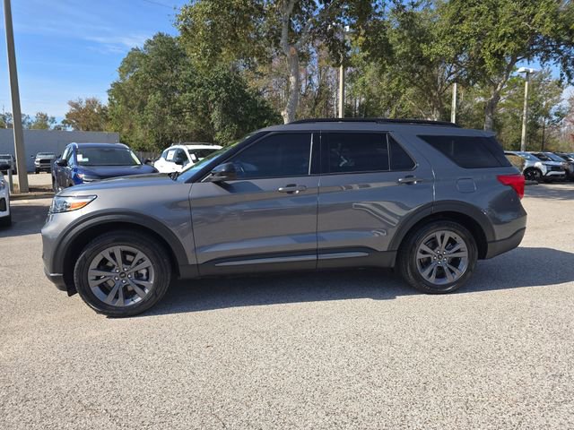 Used 2022 Ford Explorer XLT w/ Equipment Group 202A image 5