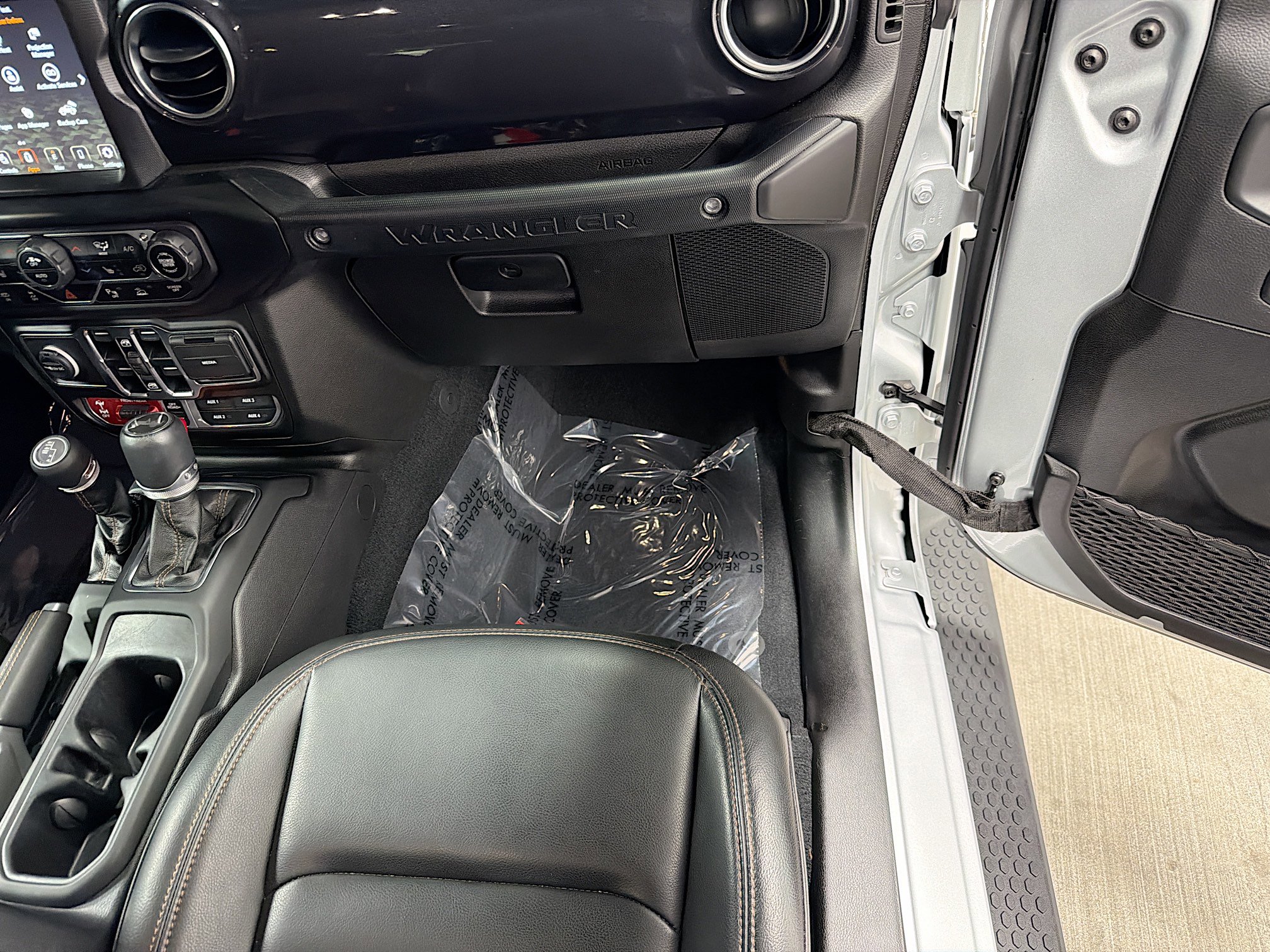 Used 2022 Jeep Wrangler Unlimited Rubicon w/ Trailer Tow Package image 17