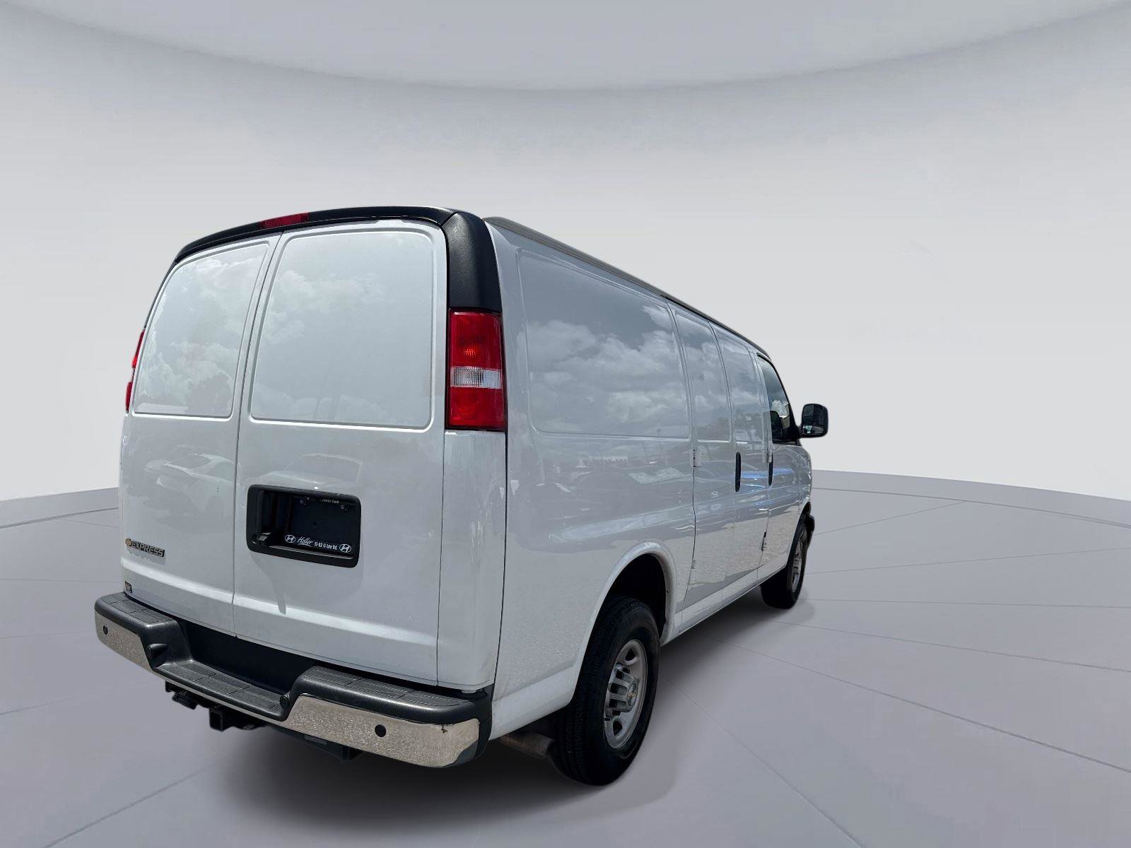 Used 2022 Chevrolet Express 2500 w/ Driver Convenience Package RWD image 3
