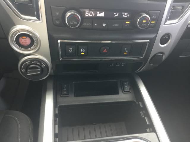 Used 2019 Nissan Titan SV w/ SV Convenience Package AWD/4WD image 18
