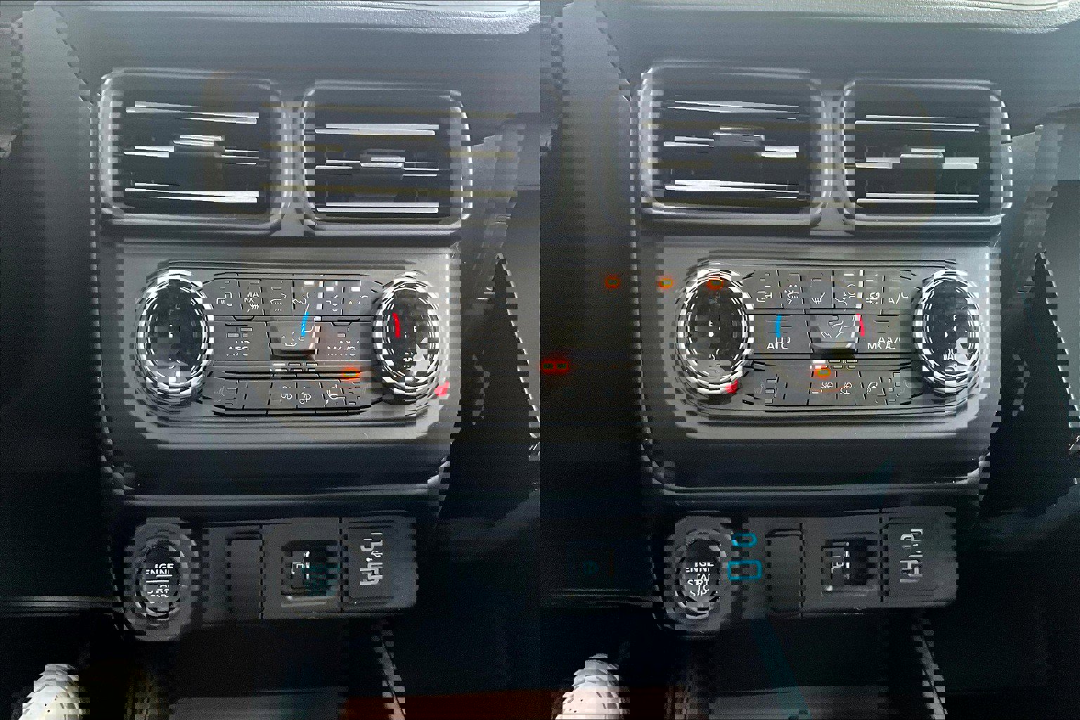 Used 2024 Ford Maverick Lariat image 35