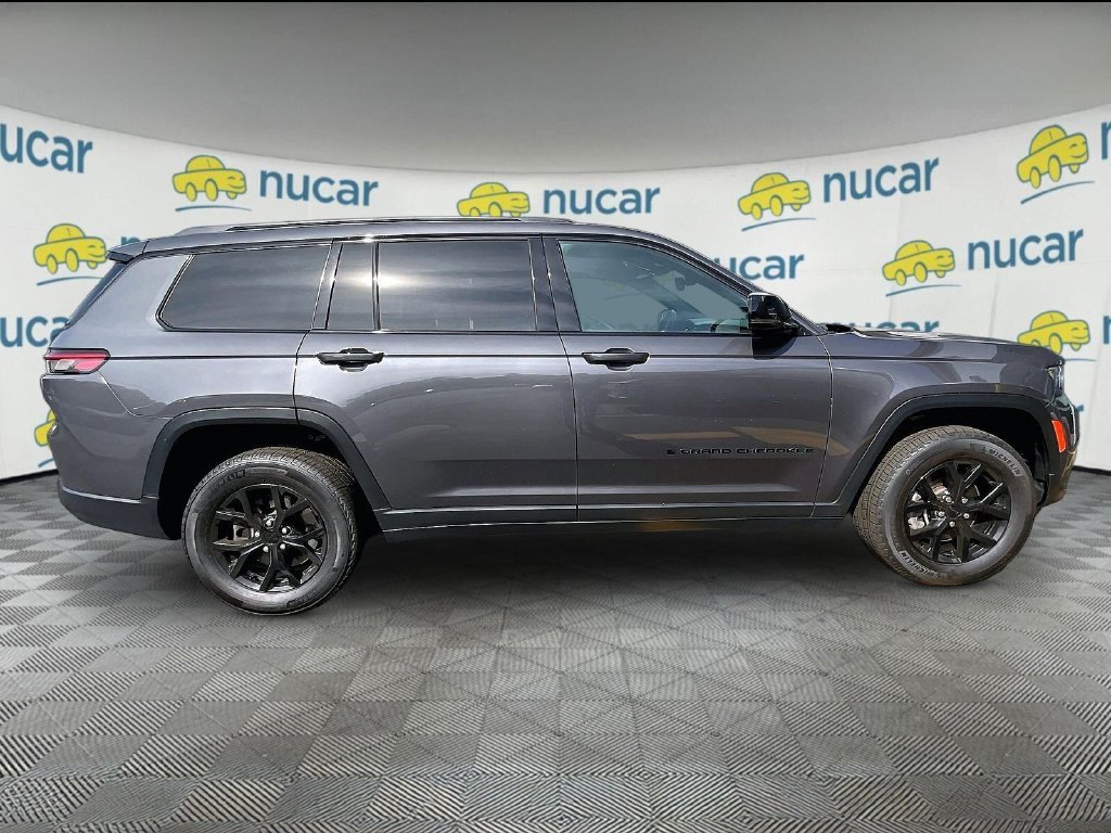Used 2024 Jeep Grand Cherokee L Altitude AWD/4WD image 8