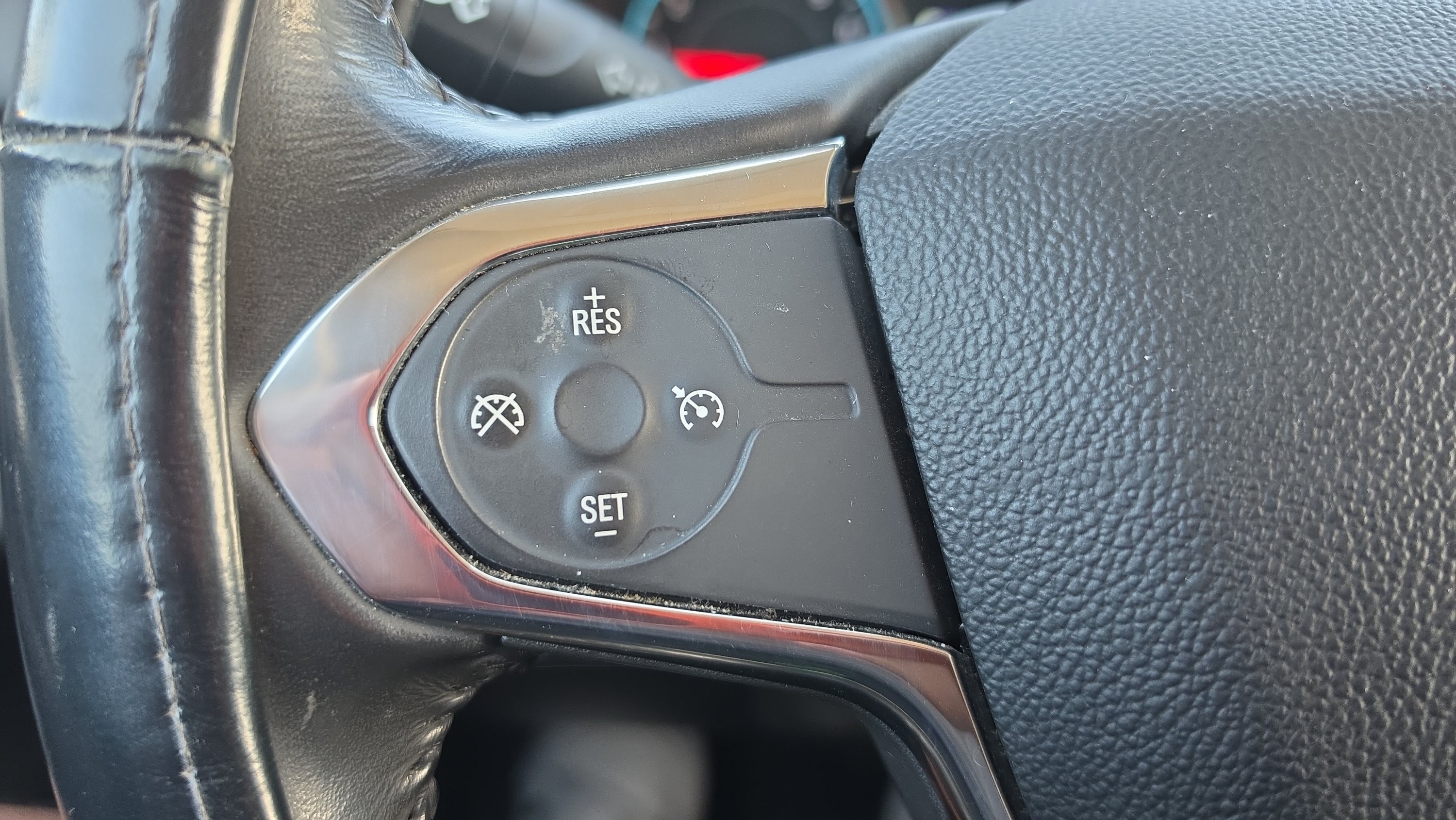 Used 2019 Chevrolet Traverse LT FWD image 12