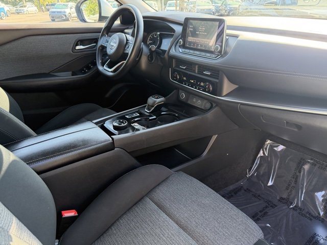 Used 2023 Nissan Rogue SV image 10