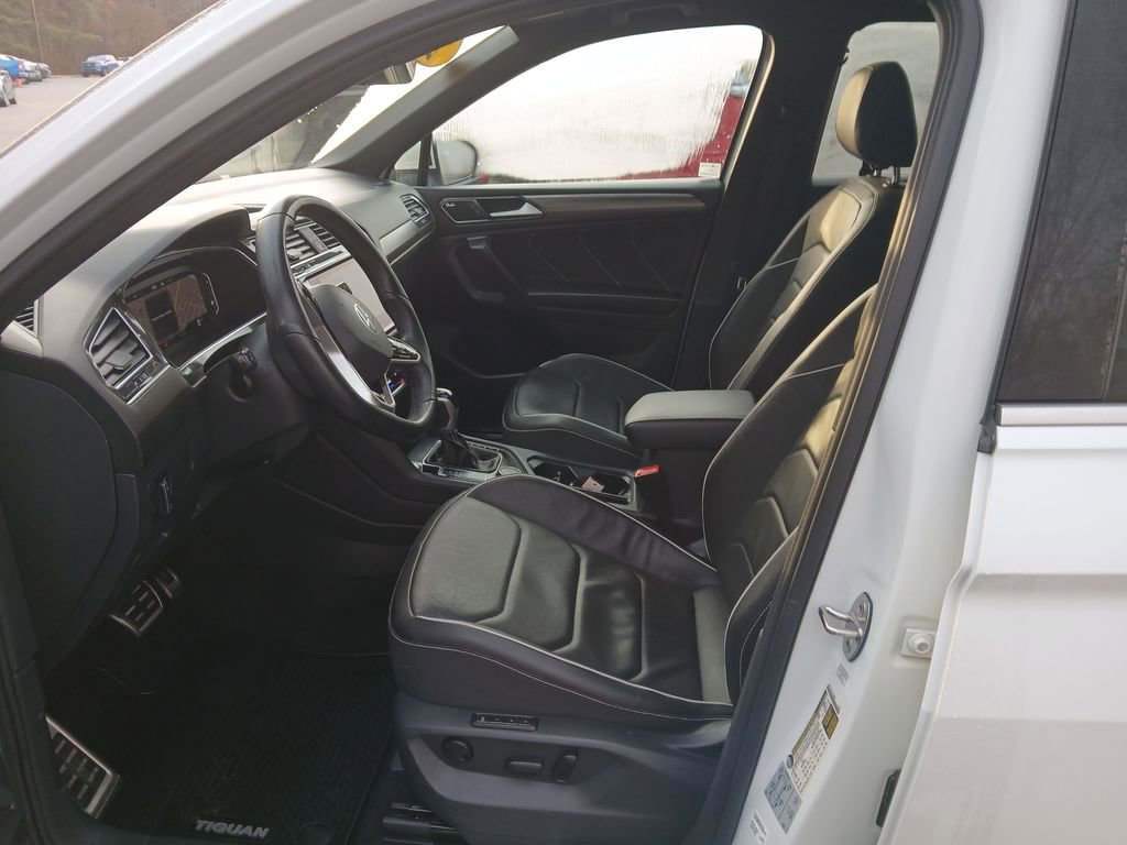 Used 2022 Volkswagen Tiguan SEL R-Line image 20