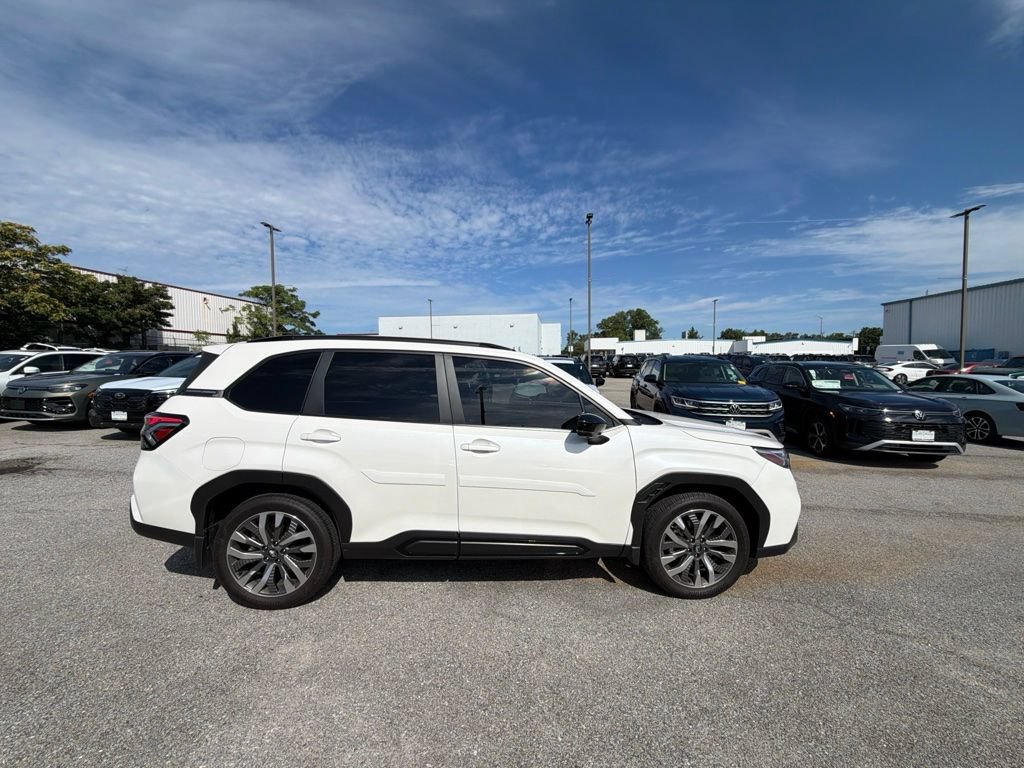 Used 2025 Subaru Forester Touring AWD/4WD image 4