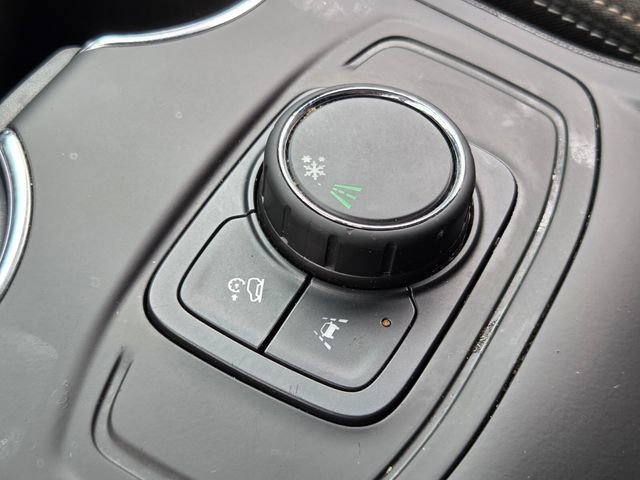 Used 2024 GMC Terrain SLE FWD image 27