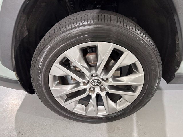 Used 2023 Toyota RAV4 XLE Premium FWD image 5