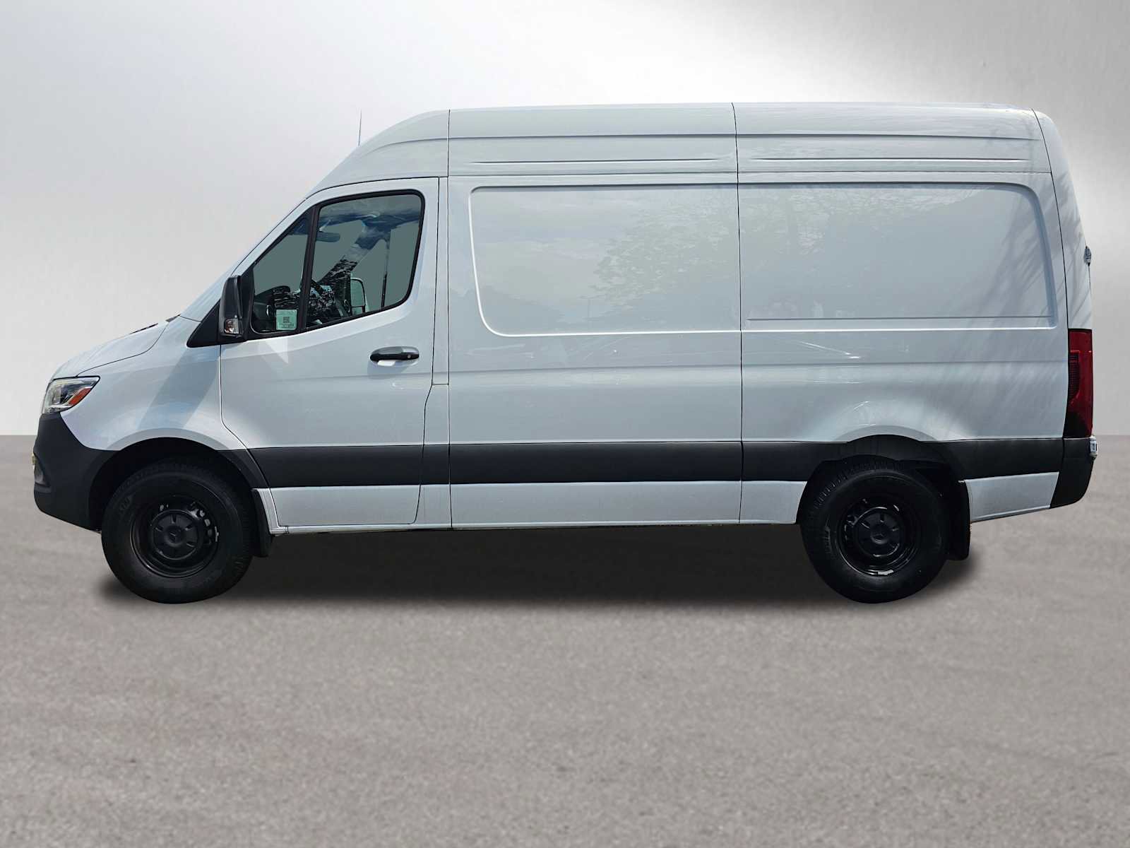 Used 2025 Mercedes-Benz Sprinter 2500 image 6