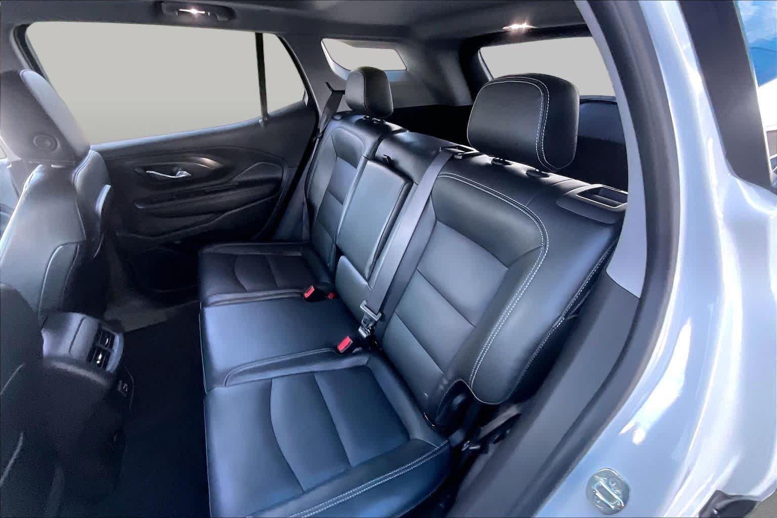 Used 2022 GMC Terrain SLT w/ Tech Package FWD image 21