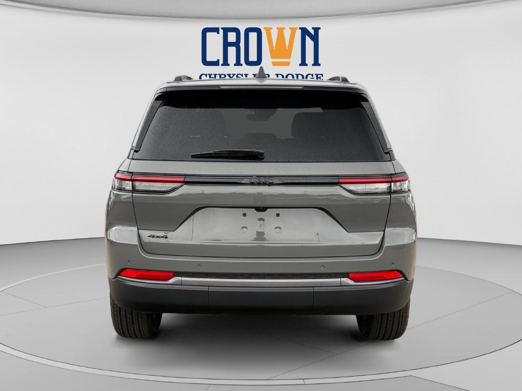 New 2027 Jeep Grand Cherokee Altitude AWD/4WD image 4