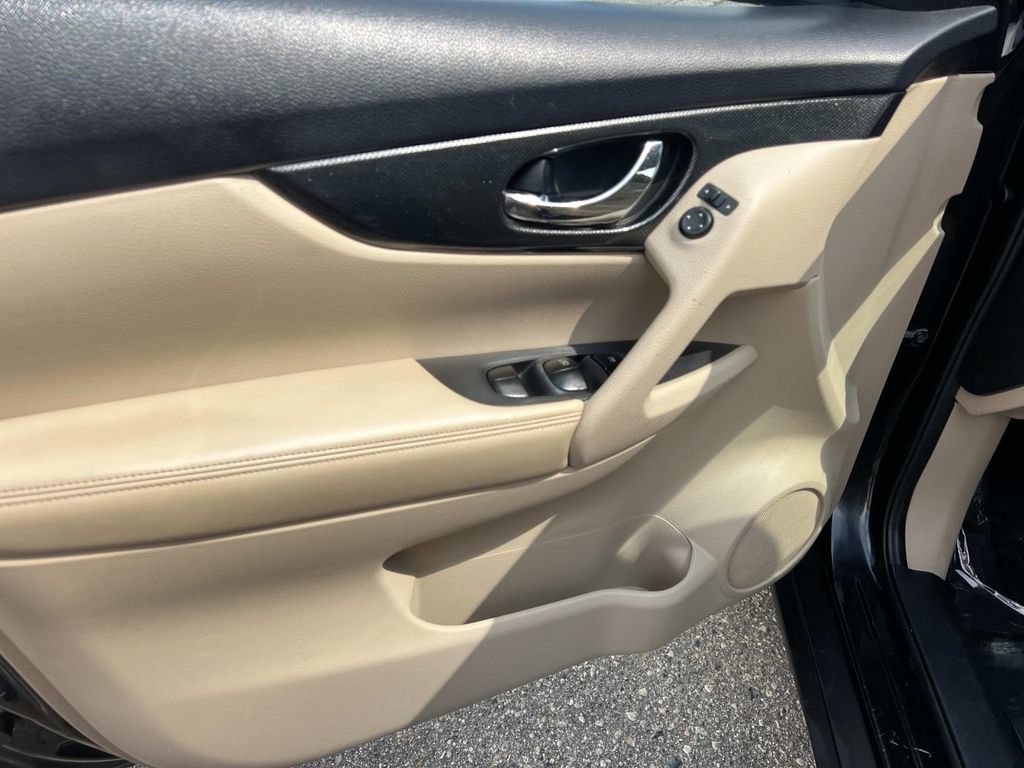 Used 2016 Nissan Rogue SL AWD/4WD image 12