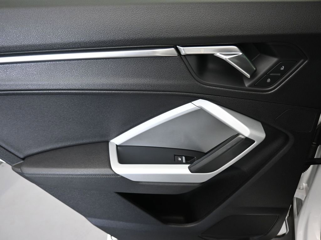 Used 2023 Audi Q3 2.0T Premium image 31