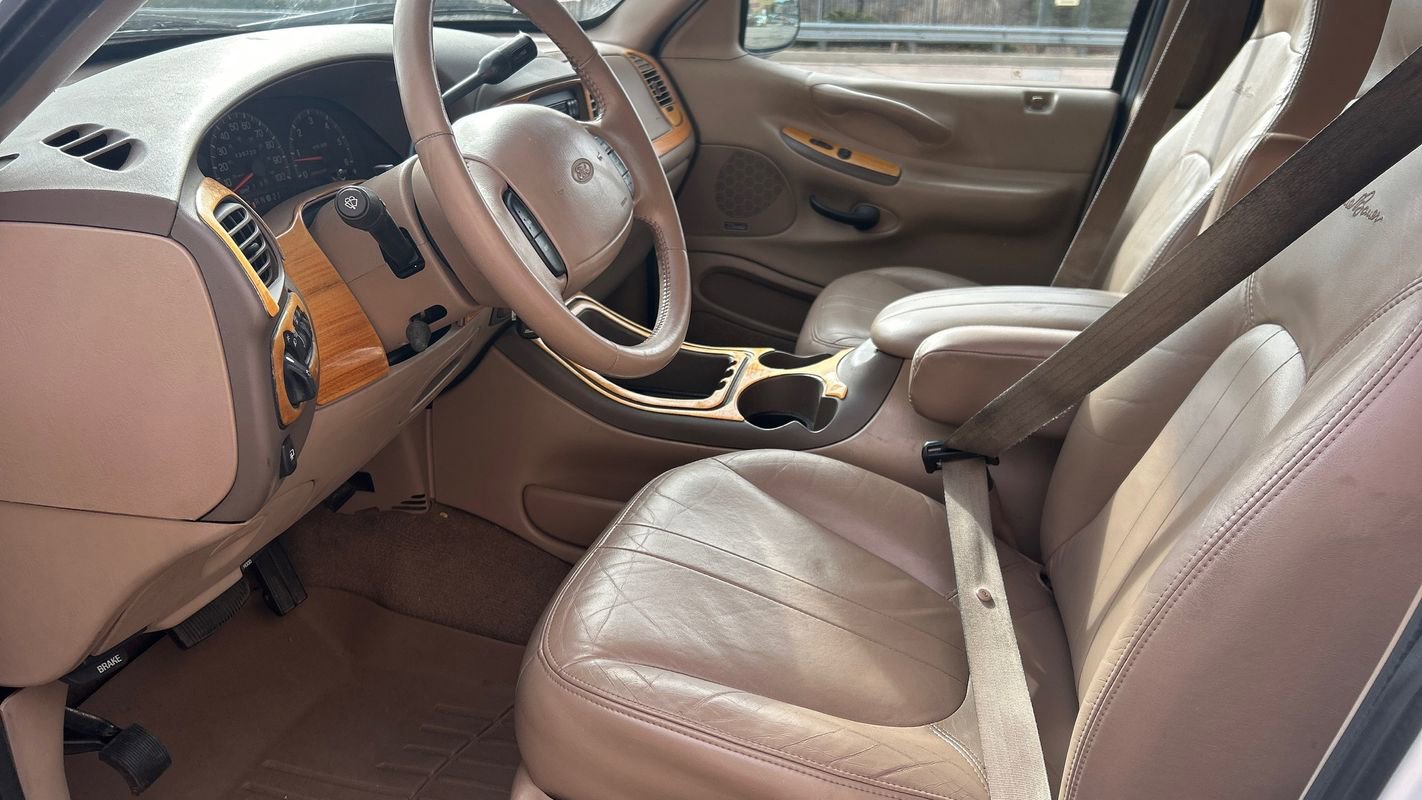 Used 1998 Ford Expedition Eddie Bauer AWD/4WD image 9