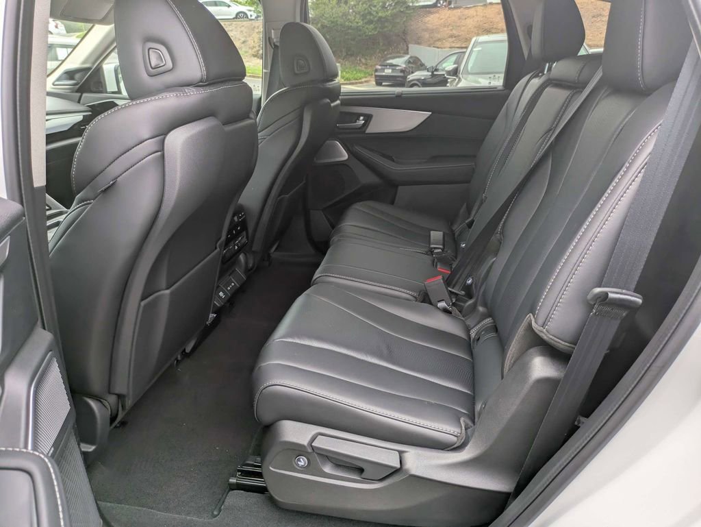 Used 2026 Acura MDX w/ Technology Package image 16