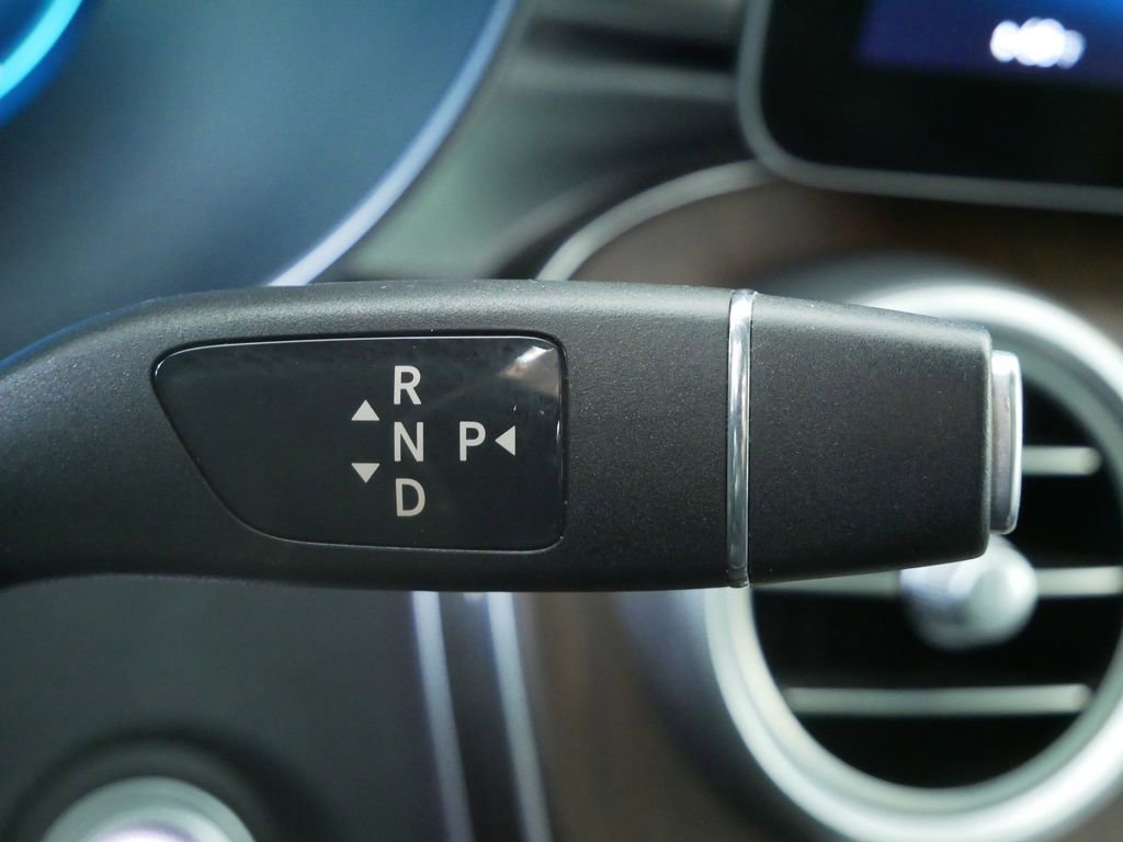 Used 2020 Mercedes-Benz GLC 300 4MATIC image 31