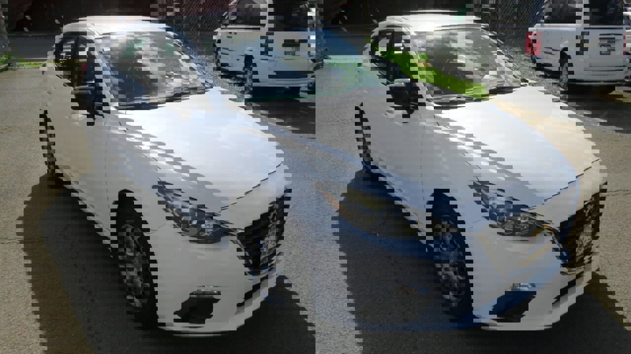 Used 2014 MAZDA MAZDA3 i SV image 4