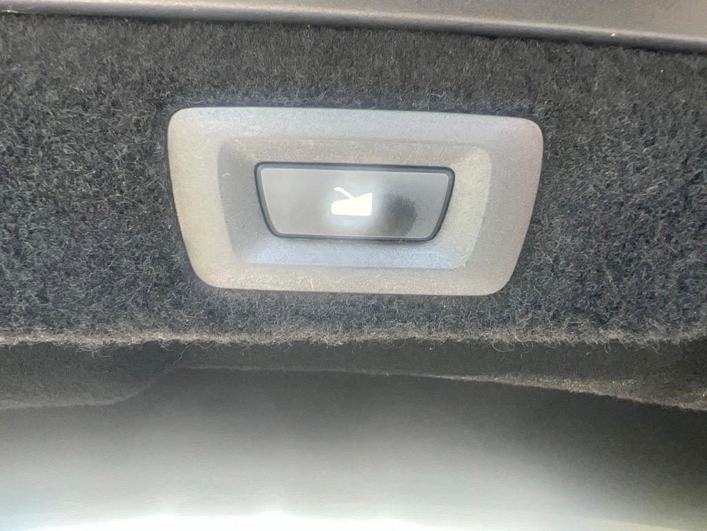 Used 2024 Lucid Air Pure RWD image 35