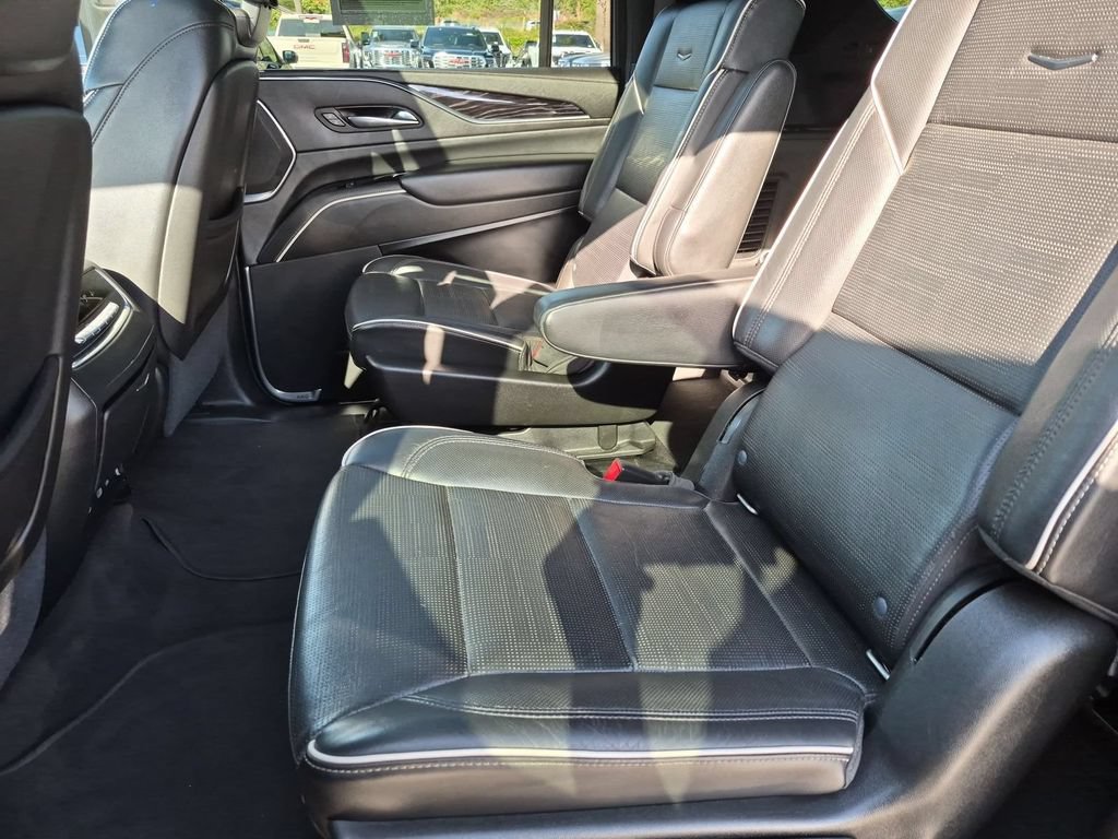 Used 2021 Cadillac Escalade ESV Sport w/ Driver Assist Tech Package AWD/4WD image 18