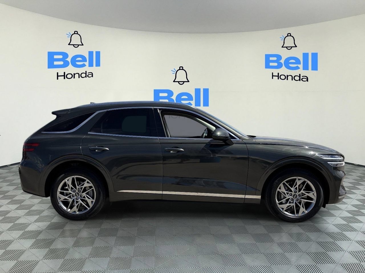 Used 2025 Genesis GV70 2.5T AWD/4WD image 5