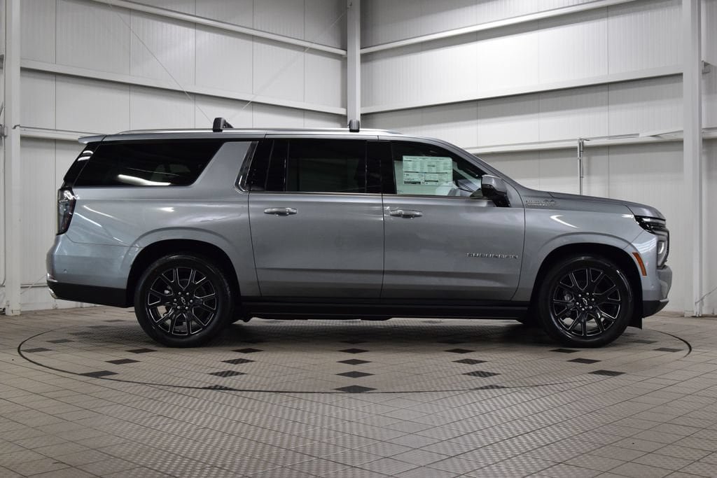 New 2026 Chevrolet Suburban High Country AWD/4WD image 9