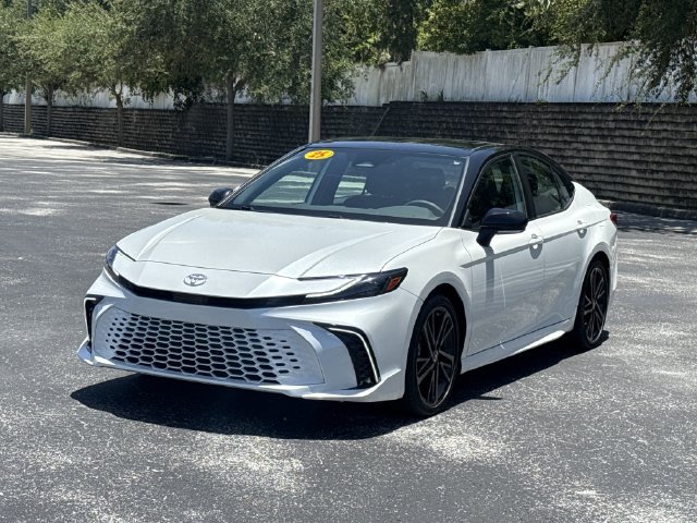 Used 2025 Toyota Camry XSE FWD image 13