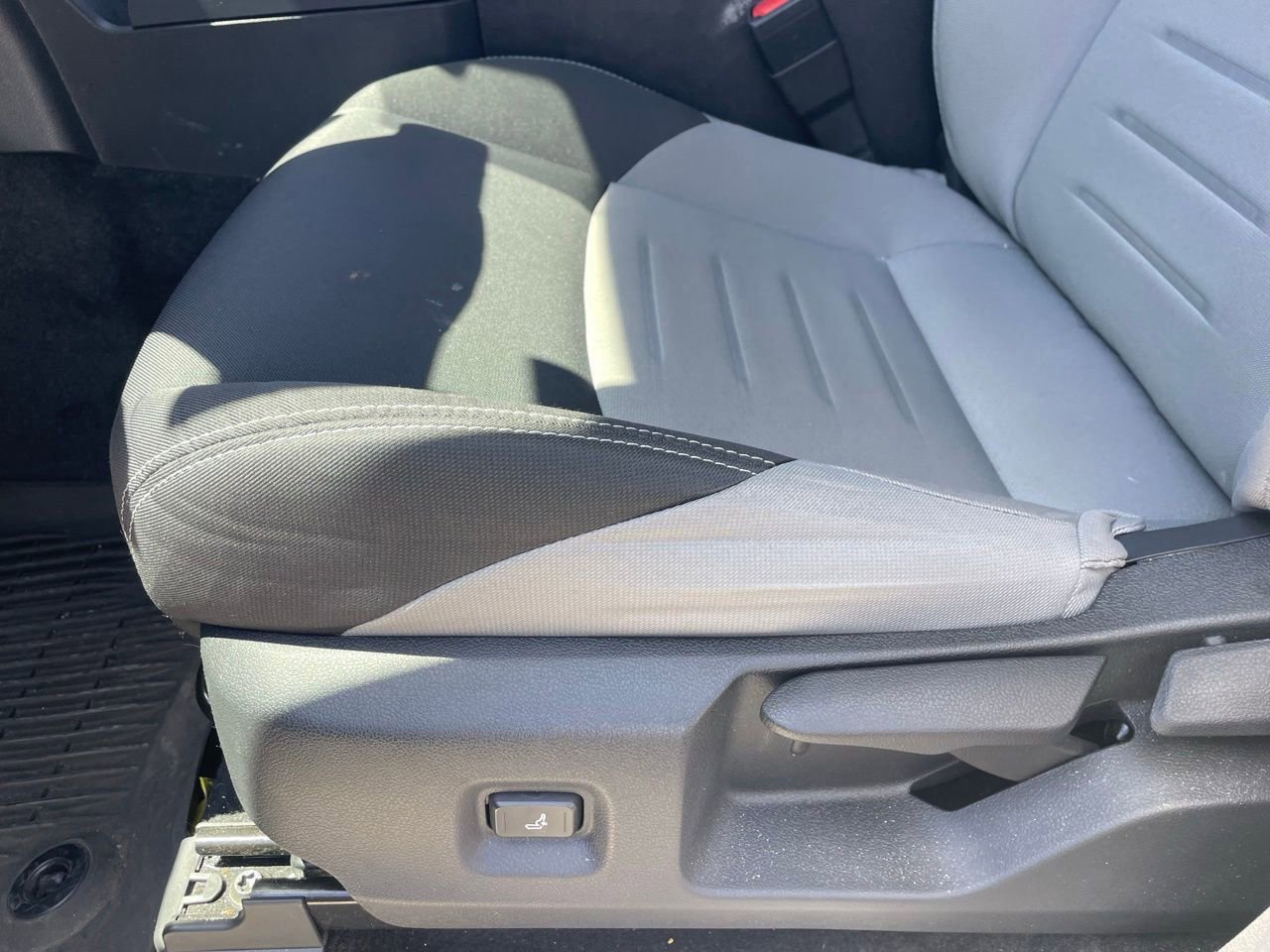 Used 2025 Toyota Tacoma TRD Sport AWD/4WD image 5