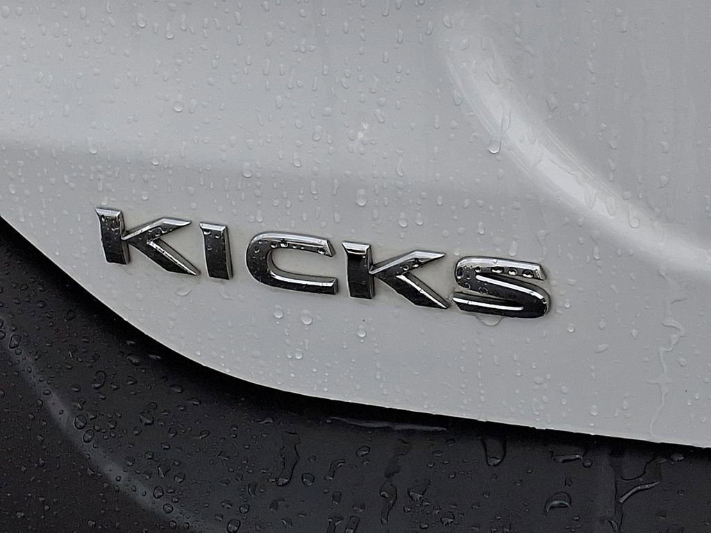 Used 2020 Nissan Kicks S image 26