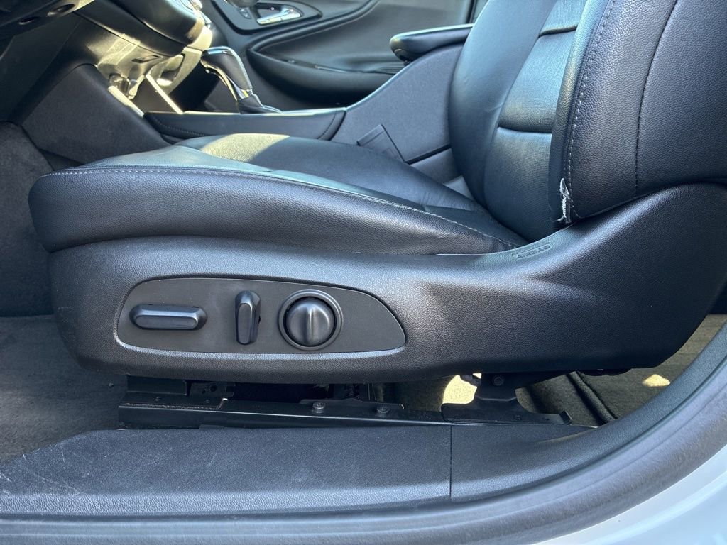 Used 2016 Chevrolet Malibu Premier w/ Driver Confidence Package II image 16