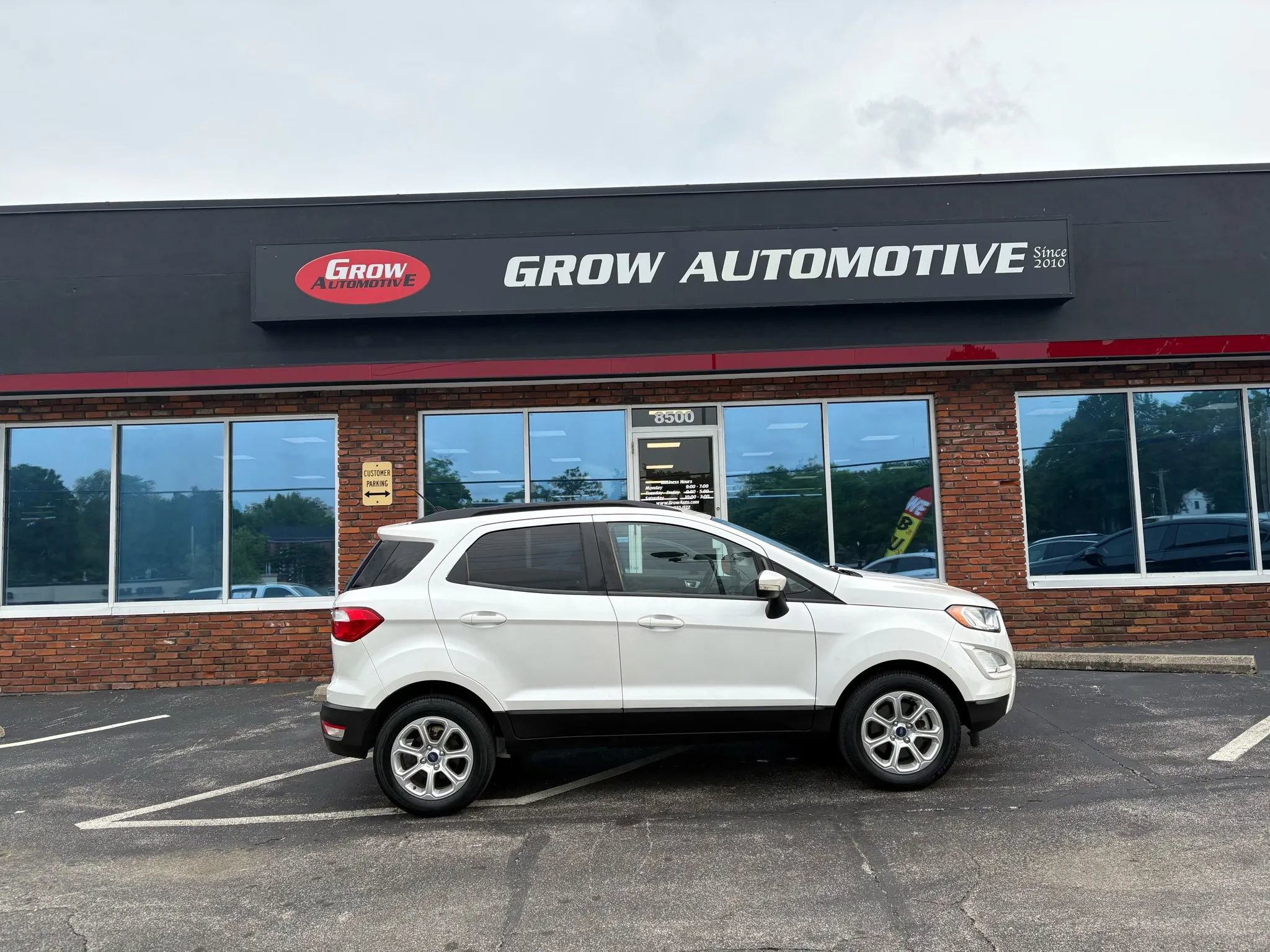 Used 2018 Ford EcoSport SE w/ SE Convenience Package image 61