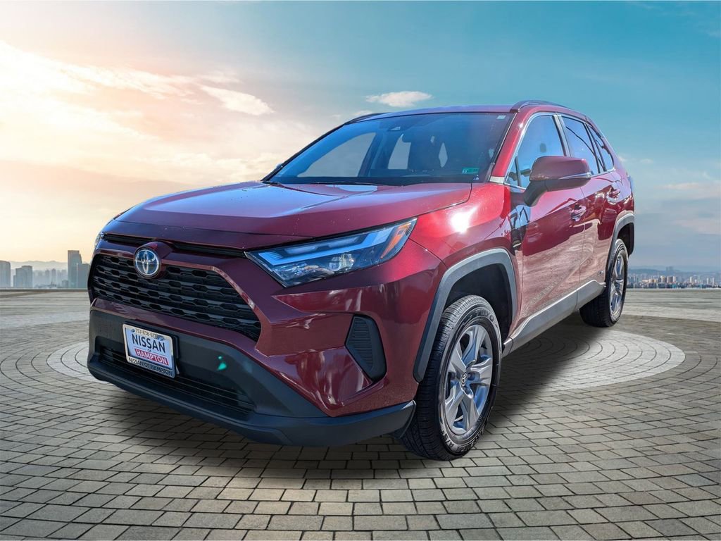 Used 2022 Toyota RAV4 XLE w/ Convenience Package image 9