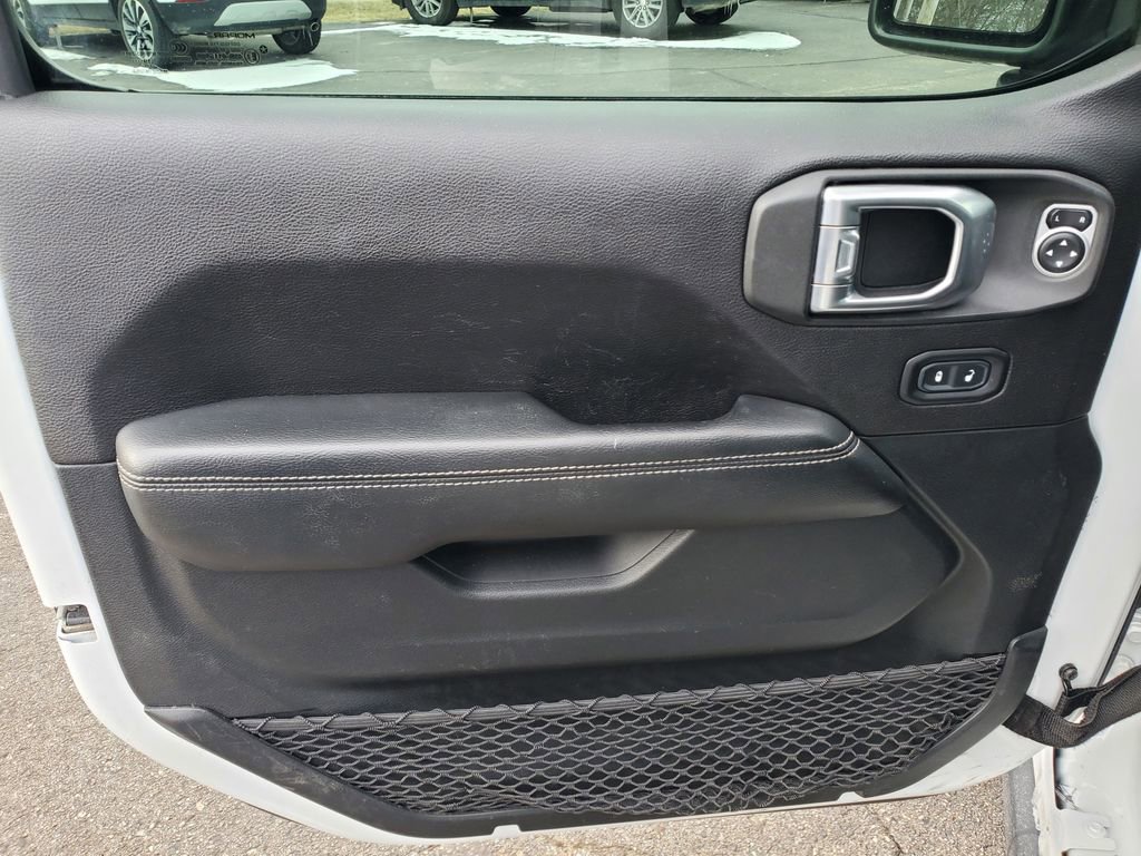 Used 2020 Jeep Wrangler Unlimited Sahara image 7