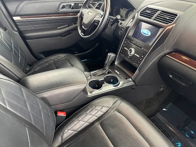 Used 2017 Ford Explorer Platinum AWD/4WD image 23