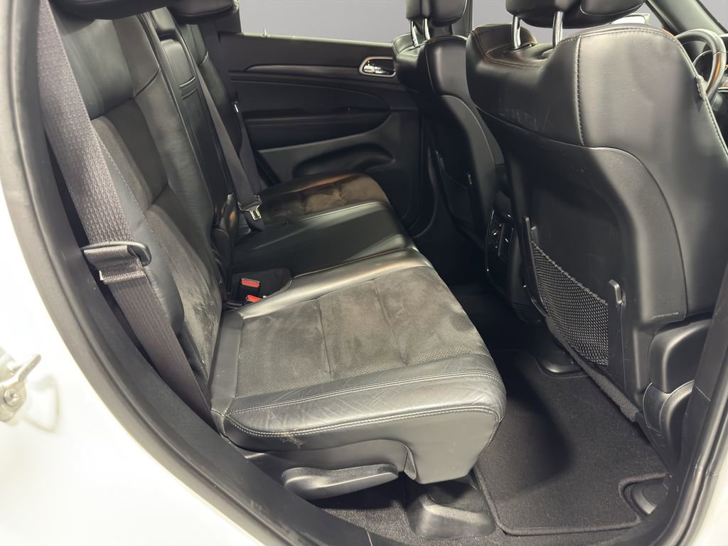 Used 2019 Jeep Grand Cherokee Laredo w/ Laredo X Package image 18