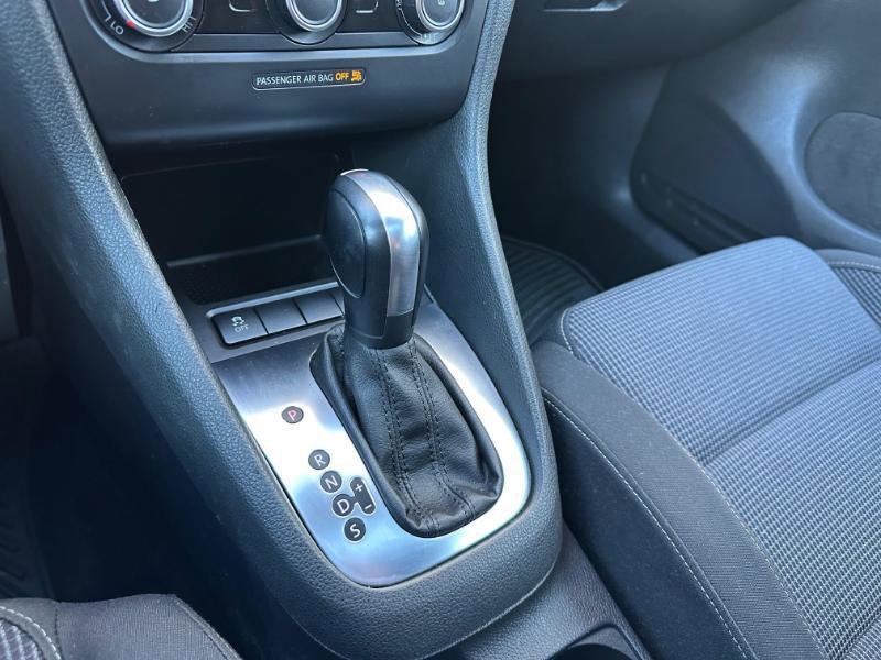 Used 2011 Volkswagen Golf 4-Door image 25