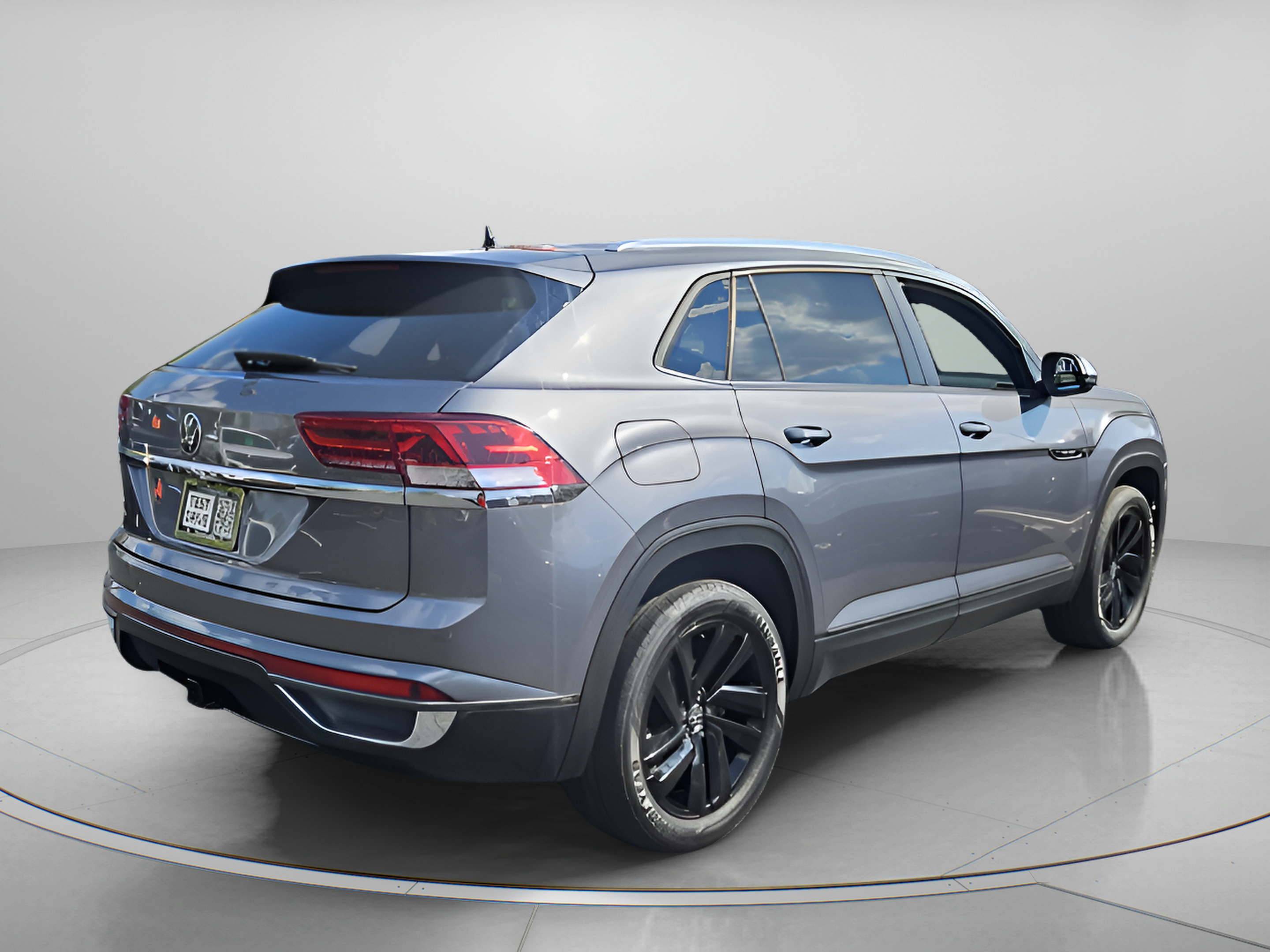 Used 2023 Volkswagen Atlas Cross Sport SE w/ Black Wheel Package FWD image 5