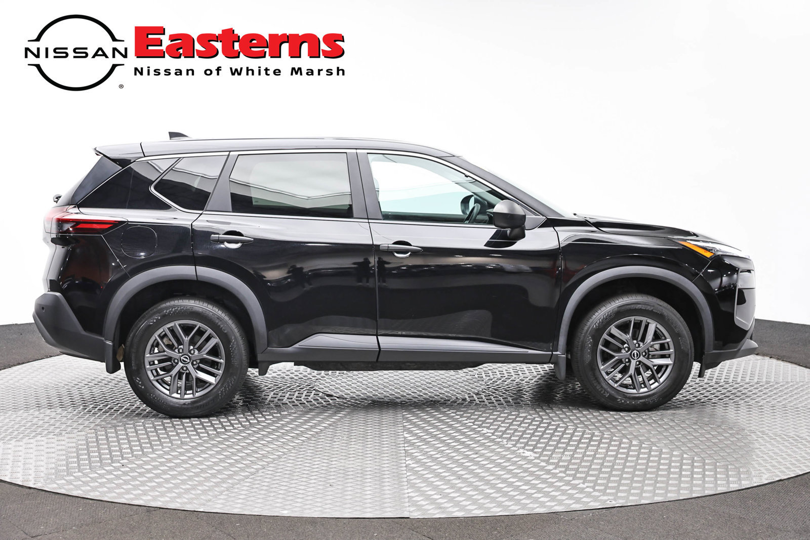 Used 2023 Nissan Rogue S AWD/4WD image 4