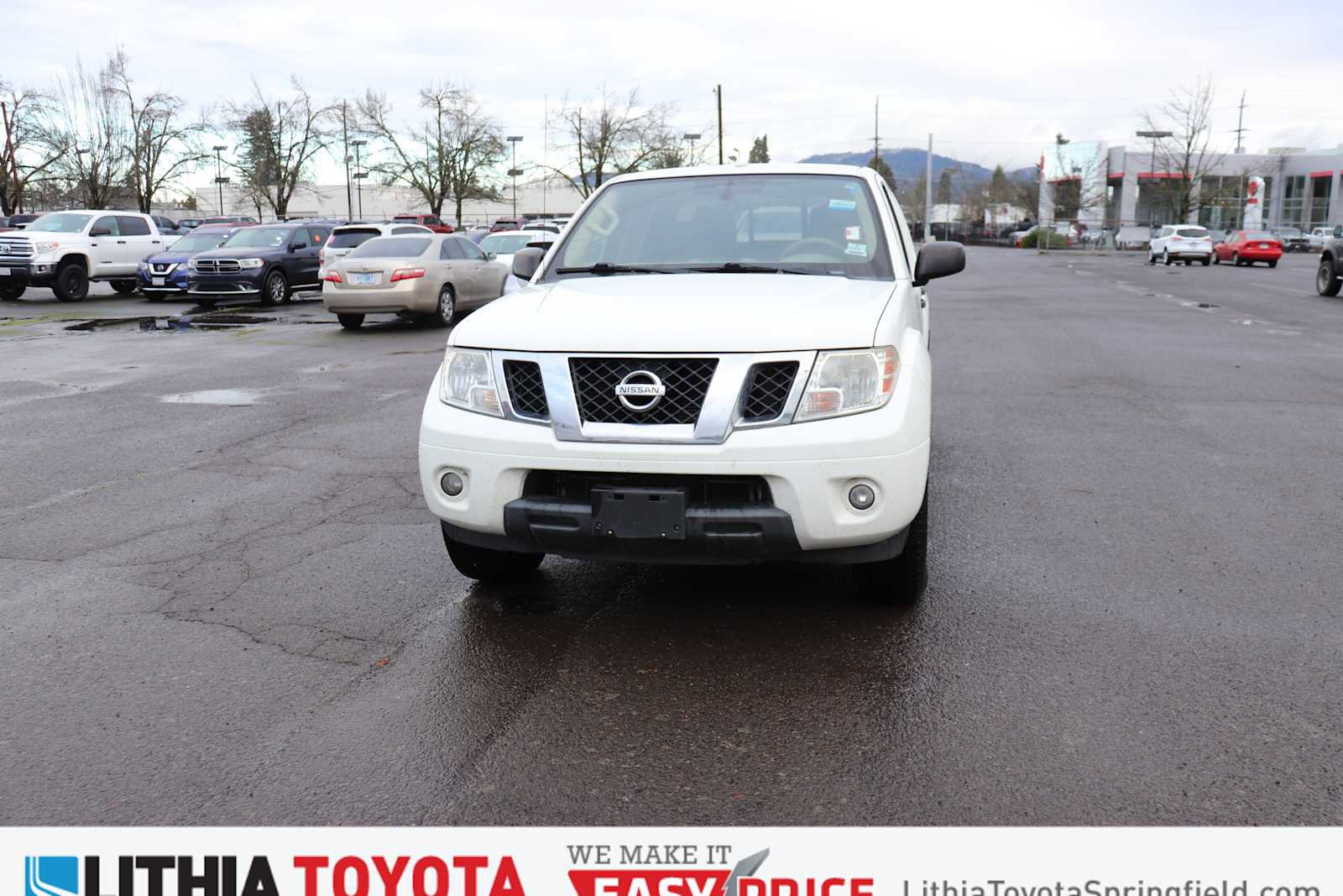 Used 2018 Nissan Frontier SV image 1