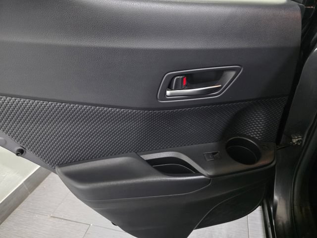 Used 2021 Toyota C-HR LE FWD image 11