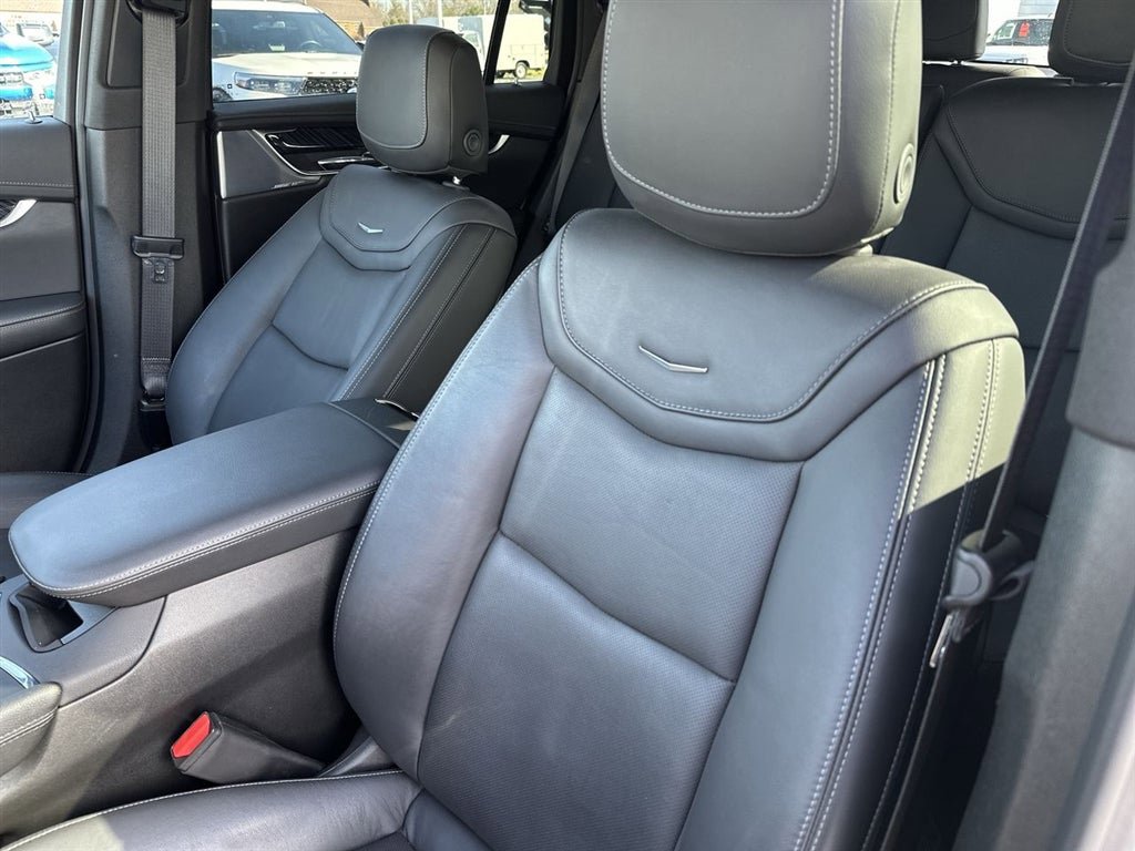 Certified 2024 Cadillac XT6 Premium Luxury AWD/4WD image 11
