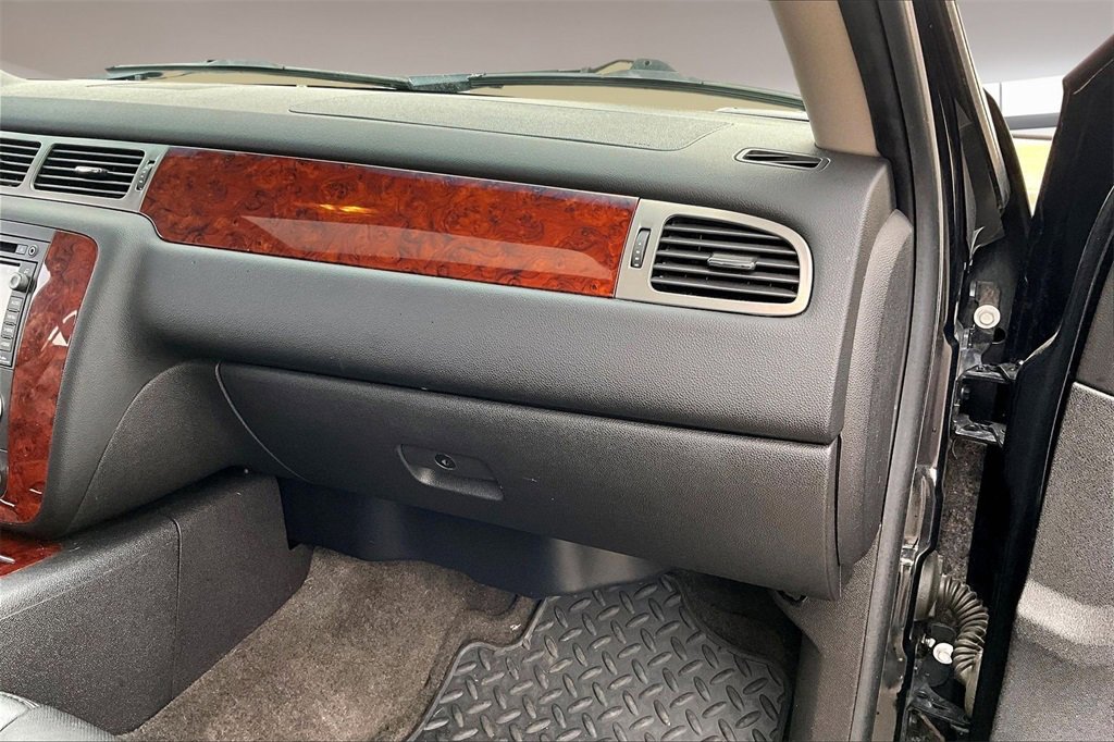 Used 2010 Chevrolet Tahoe LTZ image 16