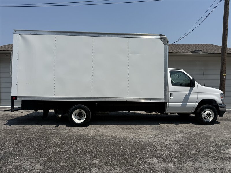 Used 2025 Ford E-450 and Econoline 450 Super Duty w/ Power Equipment Group RWD image 1