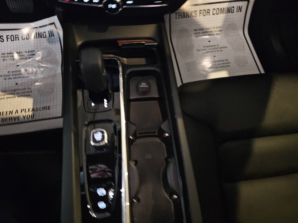 Certified 2023 Volvo XC60 B5 Plus w/ Climate Package AWD/4WD image 22