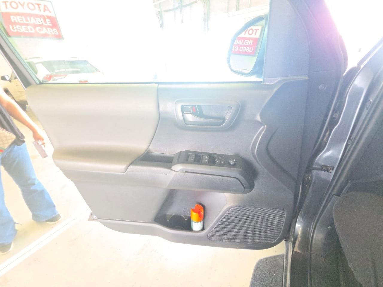 Used 2023 Toyota Tacoma SR AWD/4WD image 9