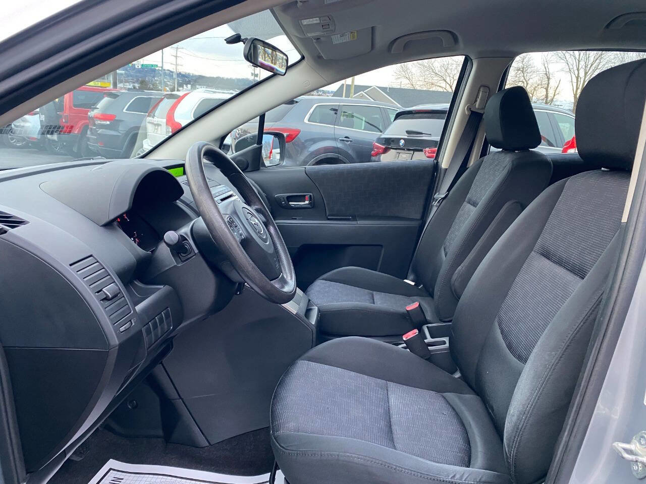 Used 2010 MAZDA MAZDA5 Sport image 9