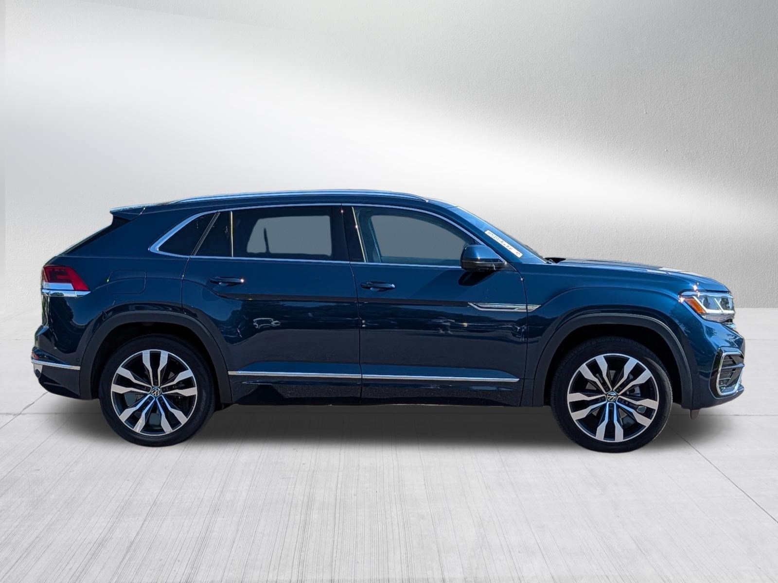 Certified 2023 Volkswagen Atlas Cross Sport SEL Premium R-Line AWD/4WD image 8