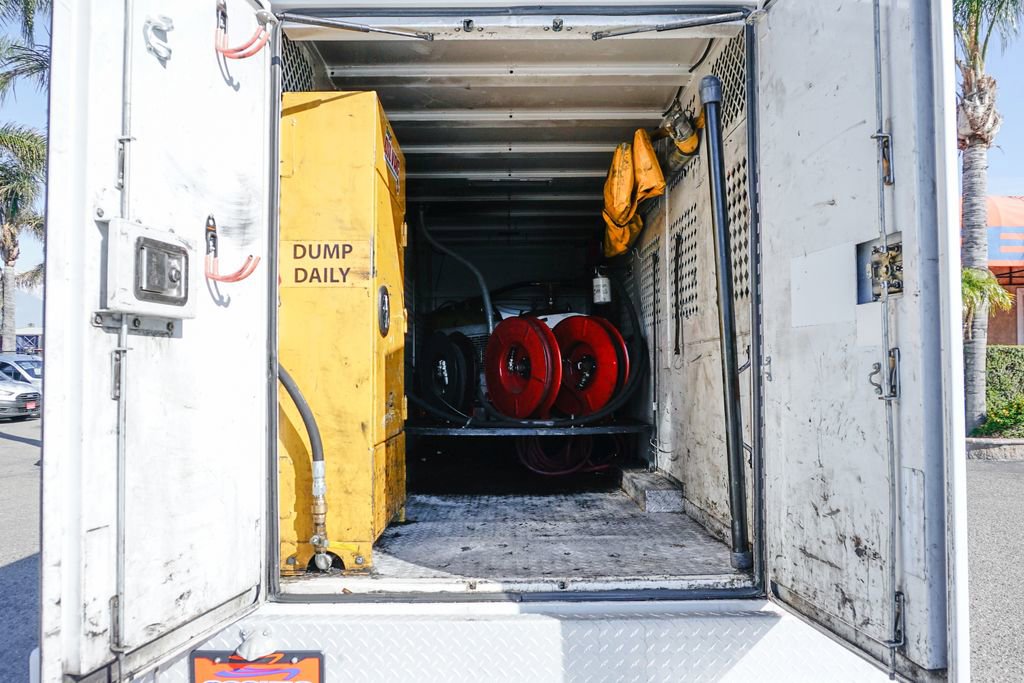 Used 2019 Freightliner Sprinter 3500 image 16