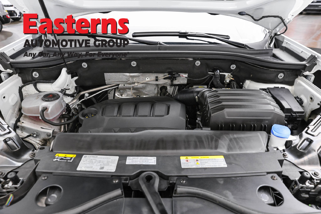 Used 2025 Volkswagen Atlas Cross Sport SE FWD image 9