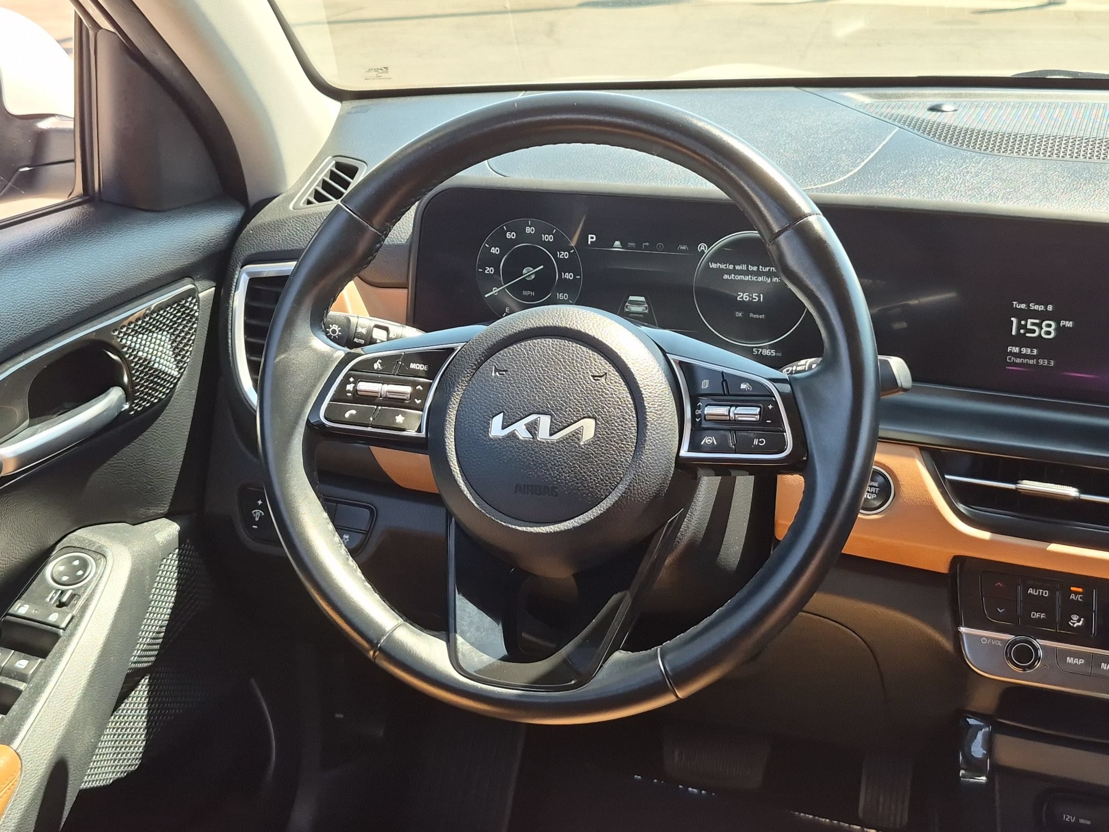 Used 2024 Kia Seltos EX FWD image 11